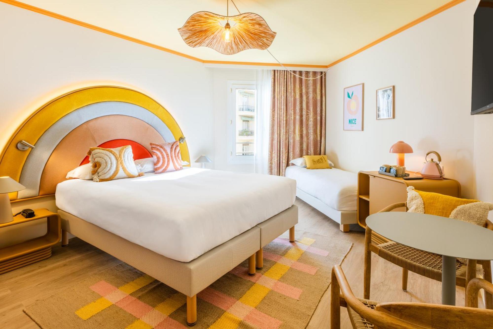 Apogia Hotel