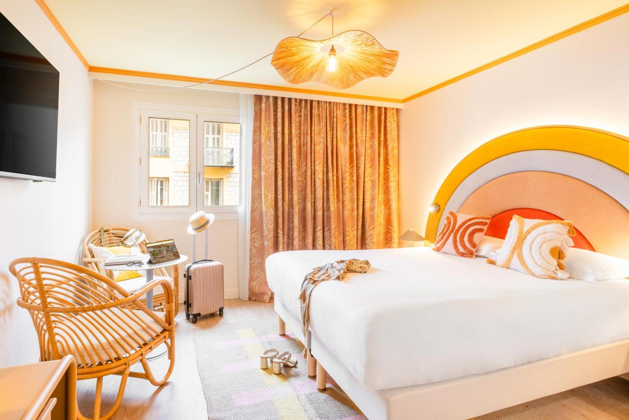 Hotel Apogia 4*